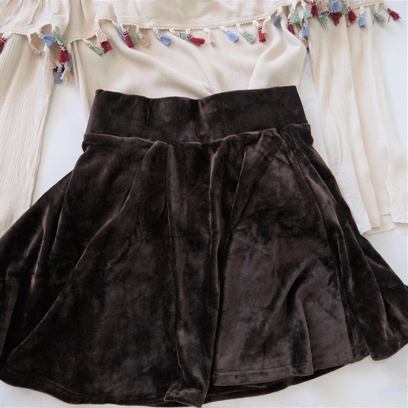 Brown Fall TREND Velvet Mini Skirt - Picture 2 of 6
